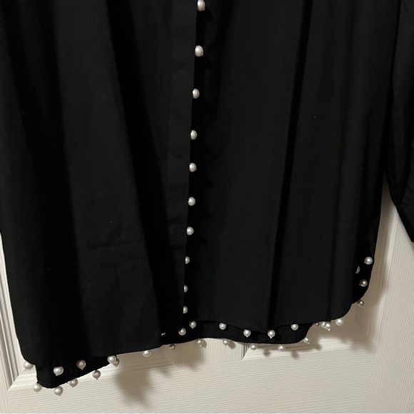 Black blouse with pearl trim - Picture 6 of 7